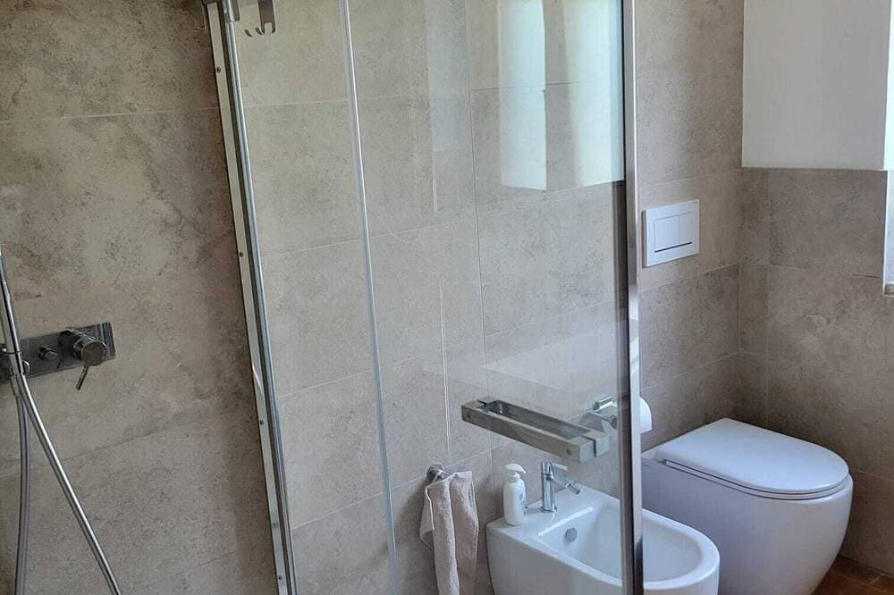 Foto 6 von 27: Beautifully renovated, modern, 1 bedroom apartment with swimming pool