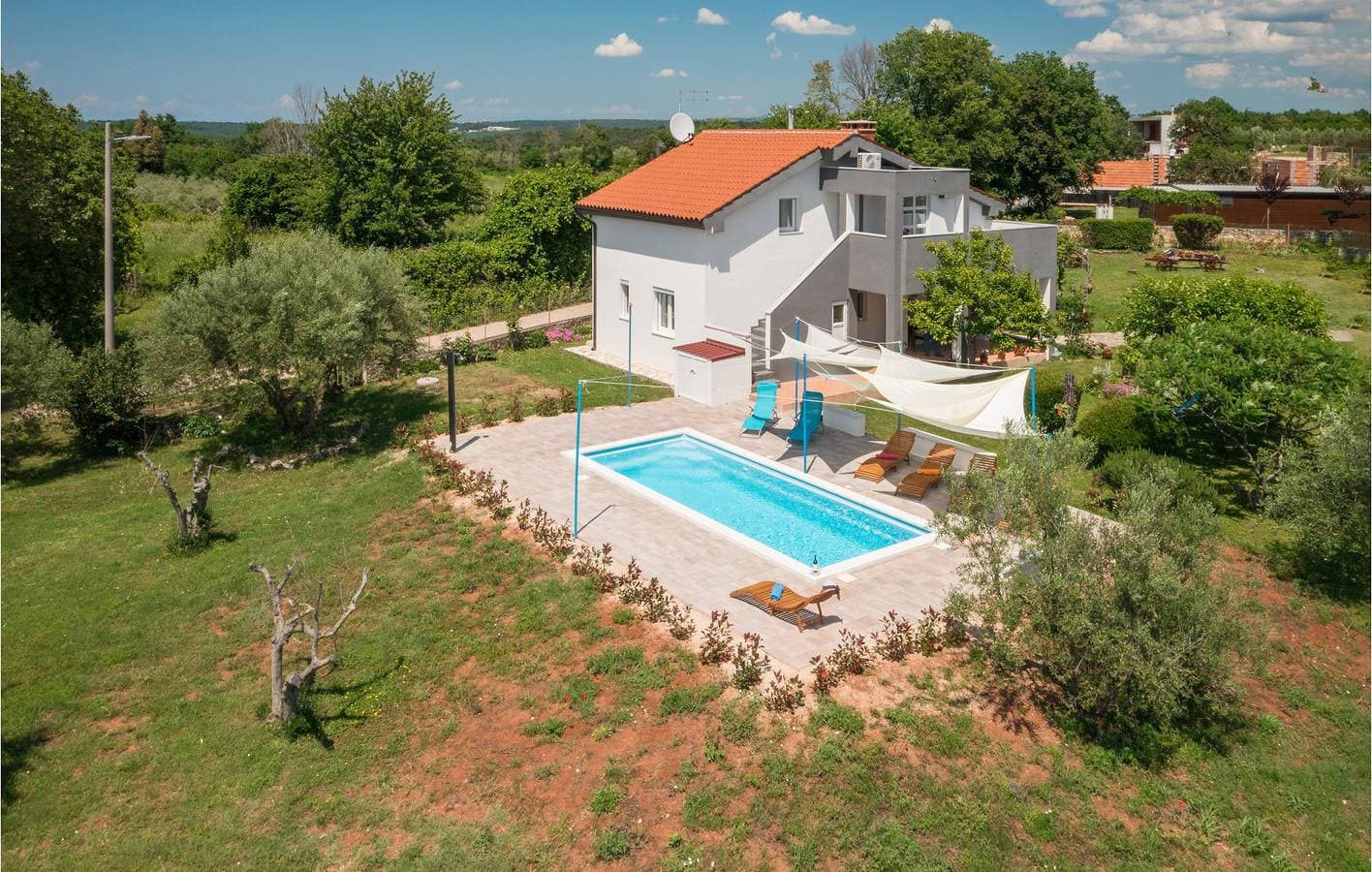Charmante Ferienwohnung mit Terrasse, 2,5 km vom Strand Sirena entfernt und mit kostenlosen Parkplätzen 1
