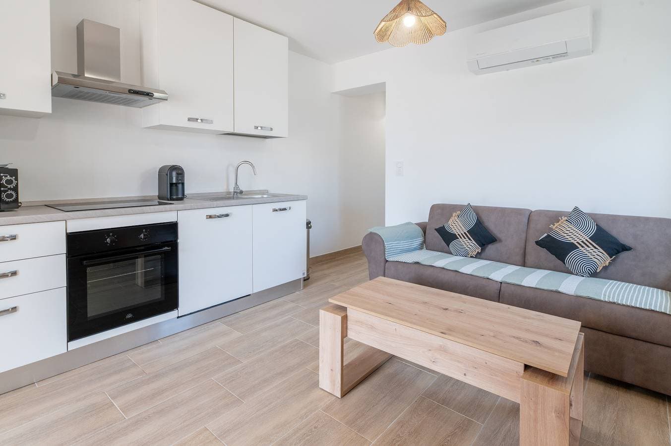Foto 3 von 23: Apartment „La Dolce Vita 3“ mit Meerblick, WLAN und Klimaanlage