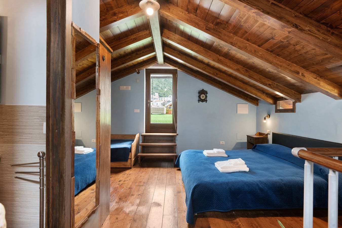 Foto 6 von 38: Zimmer 'Matrimoniale Mansardata' mit gemeinsamer Terrasse, Wi-Fi und Klimaanlage