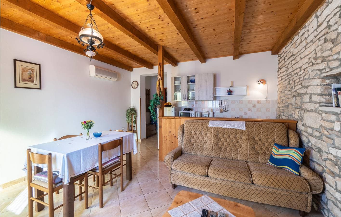 Foto 9 von 23: Gemütliche Ferienwohnung mit Terrasse, WLAN und Parkplatz, 1,5 km von der Küste und der Stadt entfernt