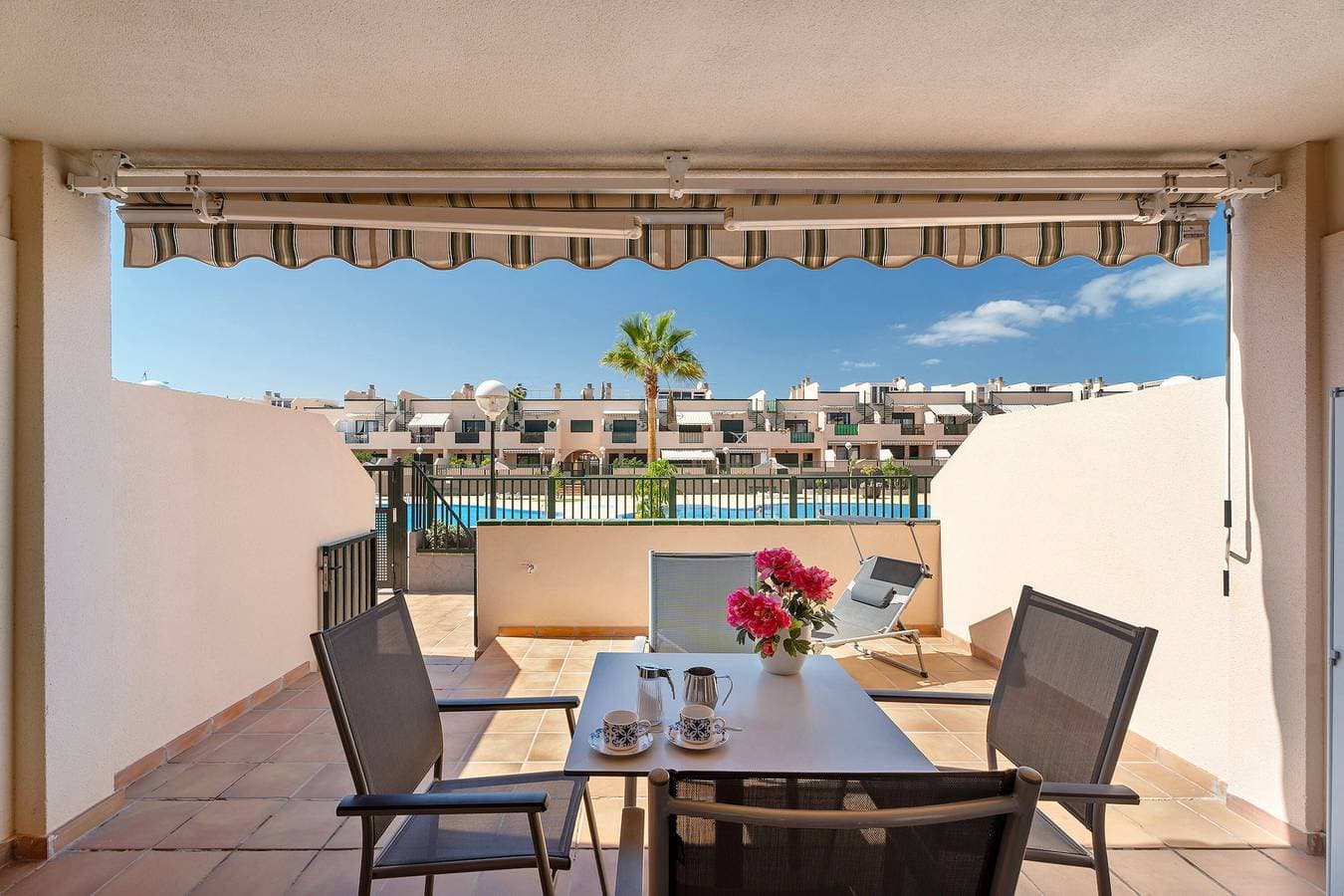 Foto 3 von 33: Ferienwohnung 'Apartamento Los Geranios' mit Gemeinschaftspool, privater Terrasse und WLAN