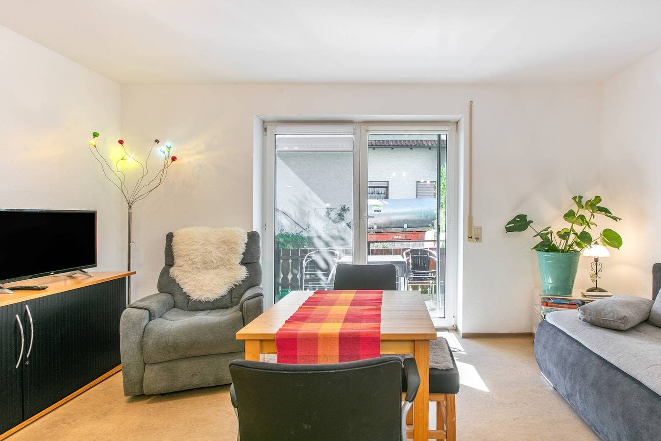 Foto 7 von 21: 2-Zimmer-Wohnung im Grünen bei Rheinfelden-Adelhausen, Terrasse & Garten