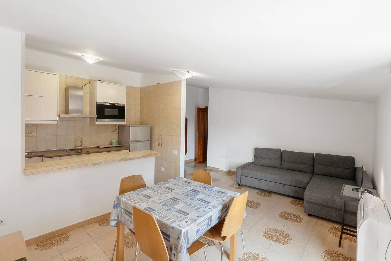 Foto 5 von 20: Apartment 'Ce Tour - Casa Cetara Centro 1' mit privater Terrasse, WLAN und Klimaanlage