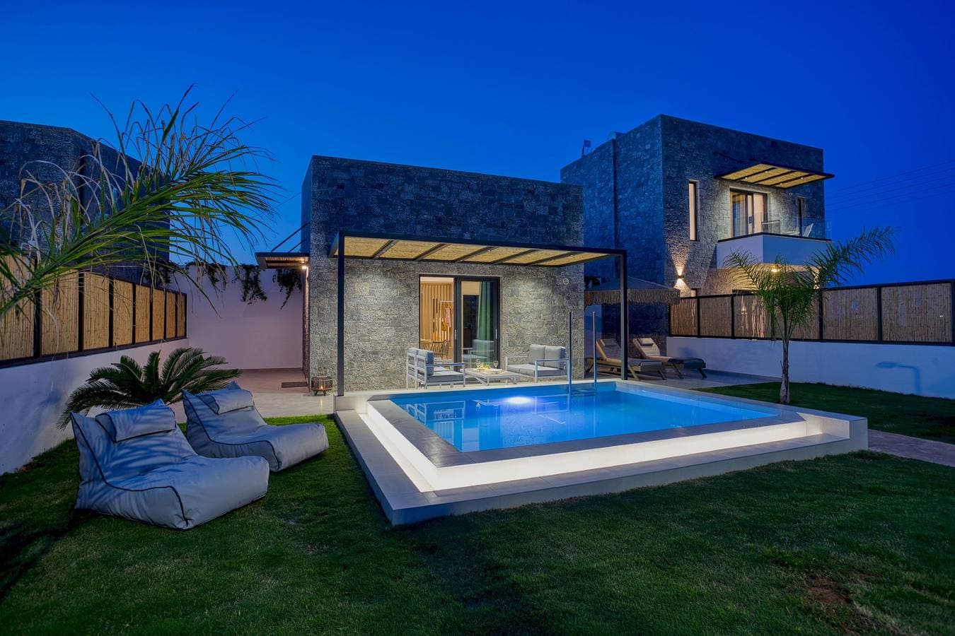 Foto 8 von 23: Villa für 4 Personen mit Pool
