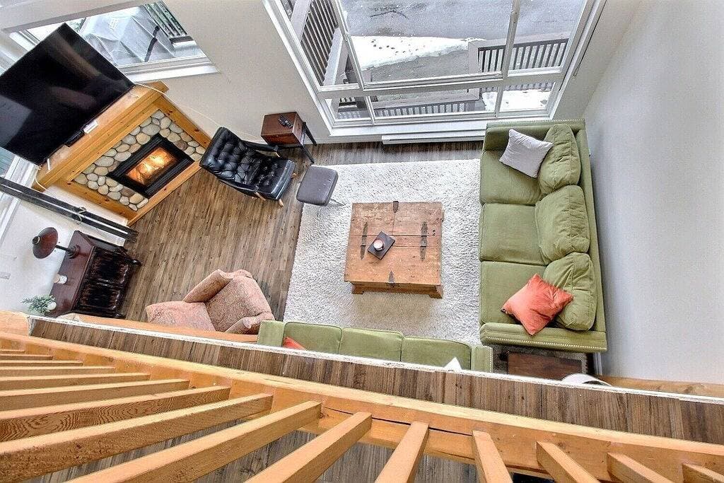 Modern, Rustic & Spacious Chalet, Views, Hot Tub 1