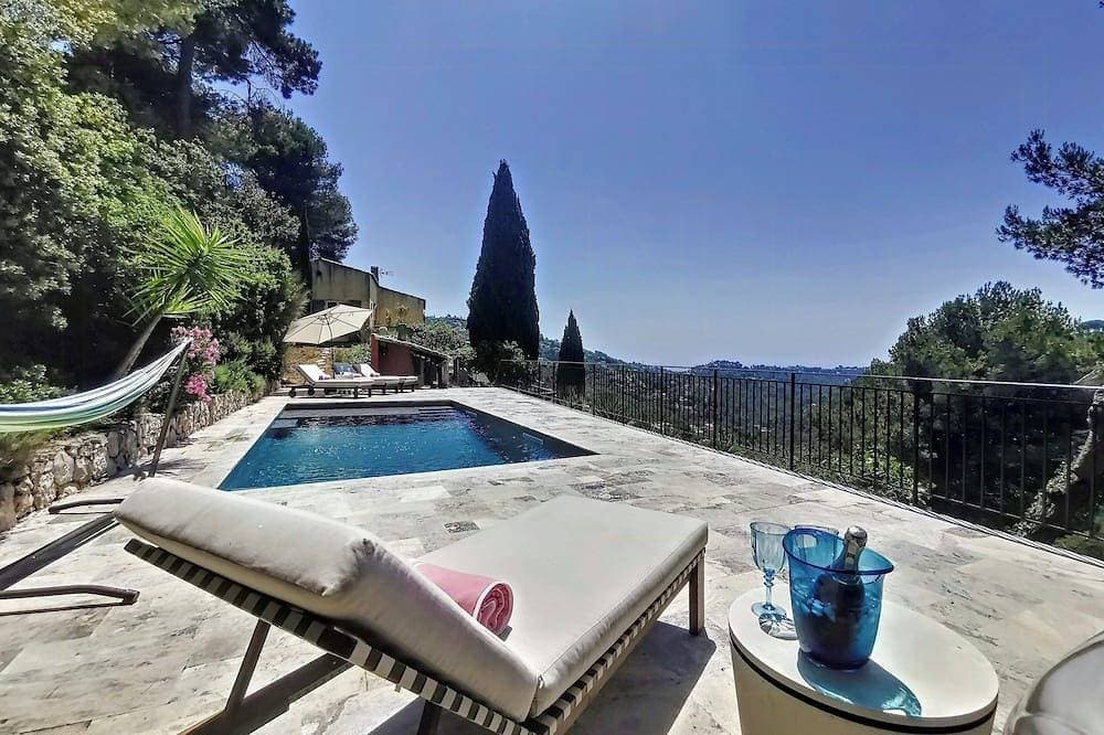 Mediterrane Villa in den Hügeln von Nizza 1