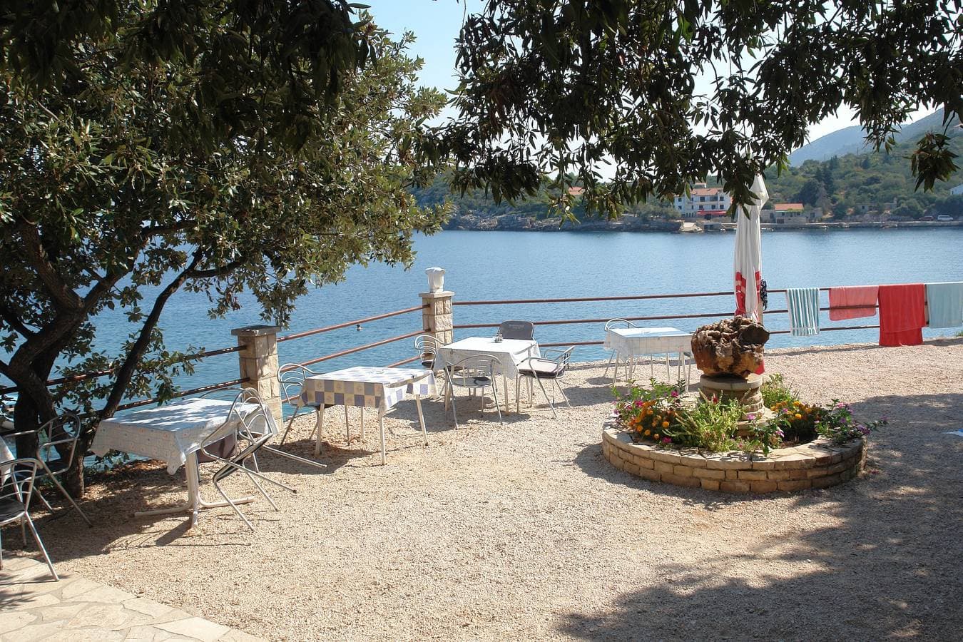 Foto 8 von 25: Studio Appartement am Strand Bucht Pokrivenik, Hvar As-10427-b