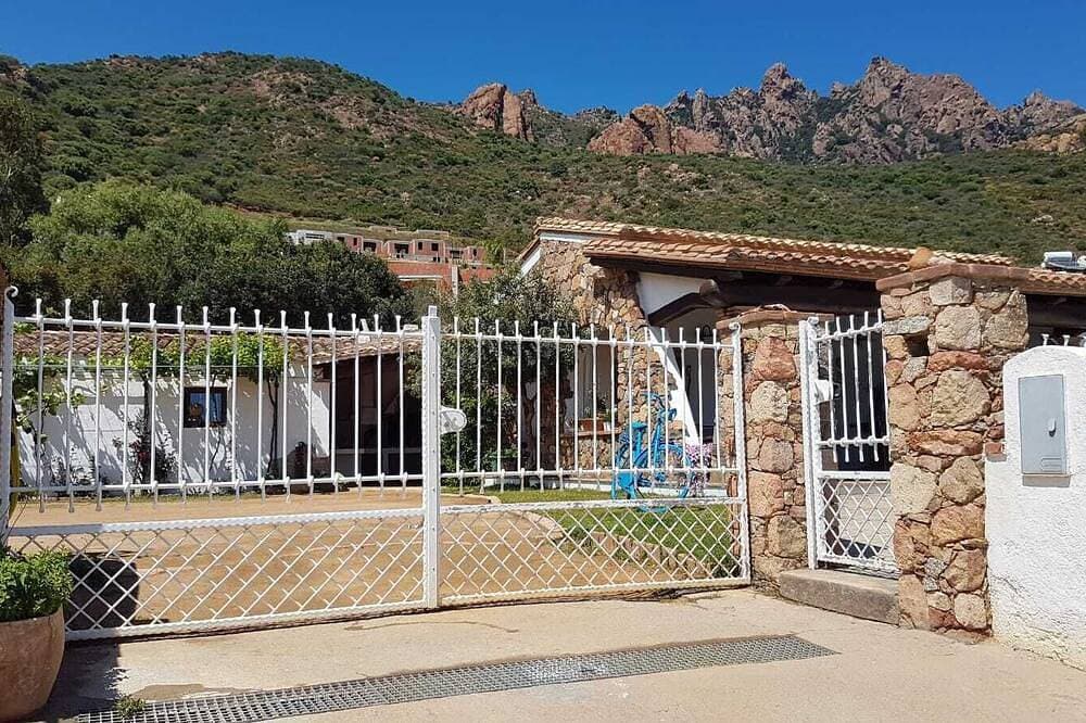 Foto 3 von 30: 400 Mt Beach Single Villa Sea View With Private Pool