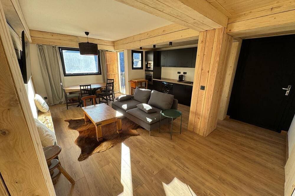 Luxurious 4-room chalet-style apartment. Cœur station d'Auron, 10 pers. 1