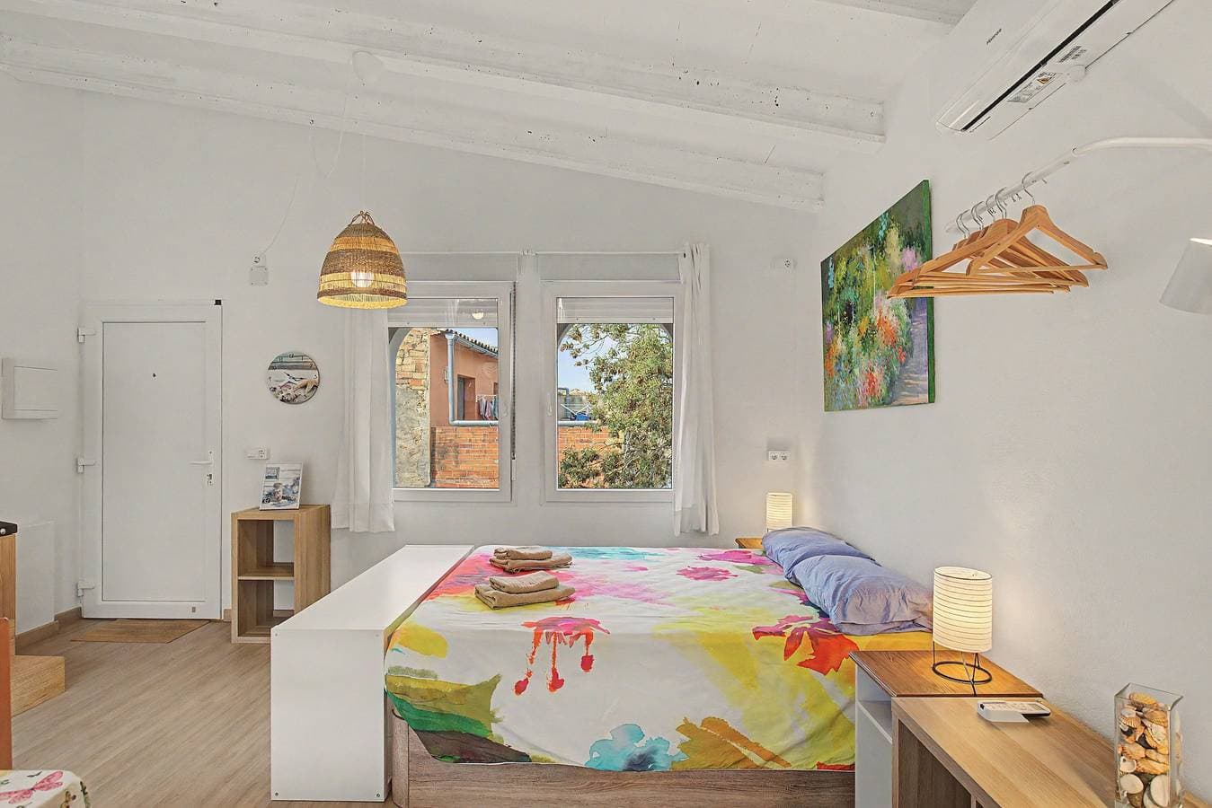 Foto 8 von 22: Apartment 'Loft Antic Plankton - Masos De Pals' mit Bergblick, WLAN und Klimaanlage