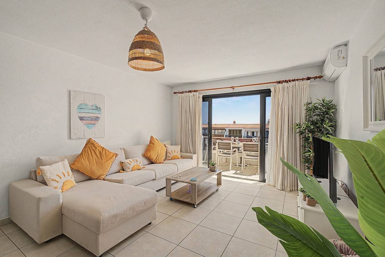 Foto 6 von 39: Ferienwohnung 'With Beautiful Ocean View' mit Meerblick, WLAN und Klimaanlage