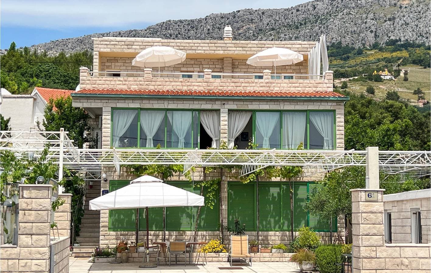 Gemütliche 300 m zum Strand: Klimatisierte Wohnung mit Terrasse und Parkplatz 1