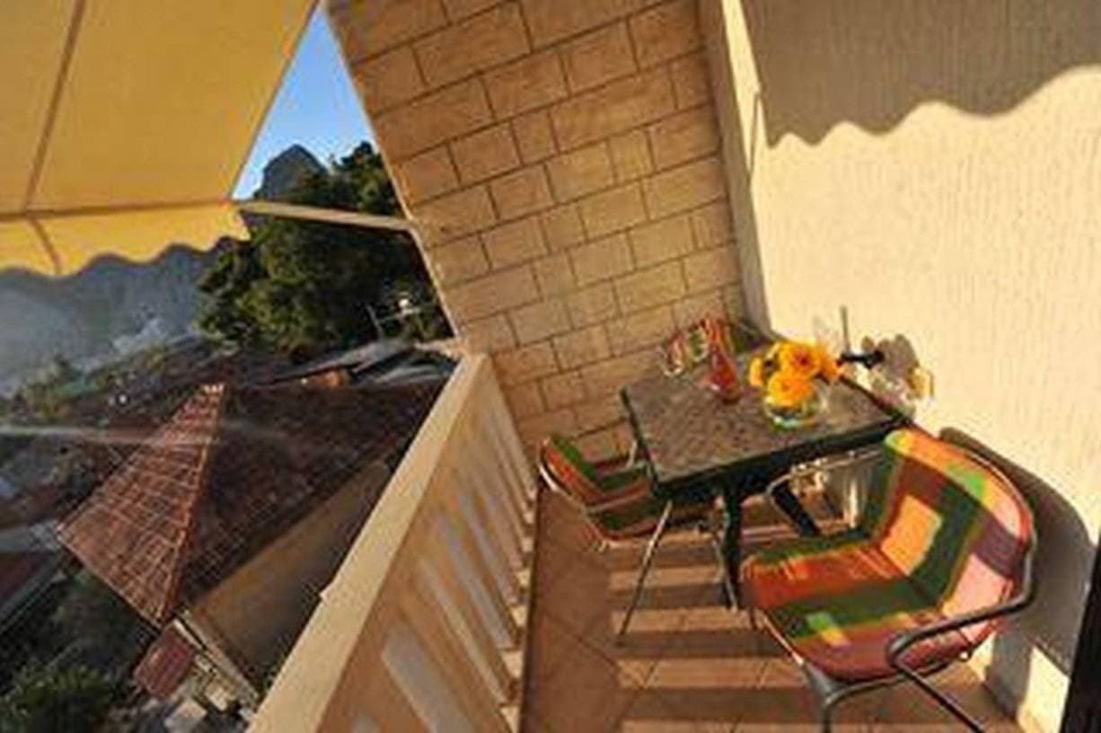 Foto 5 von 26: Ferienwohnung in Omiš mit Meerblick, Balkon, Klimaanlage, W-Lan (5129-3)