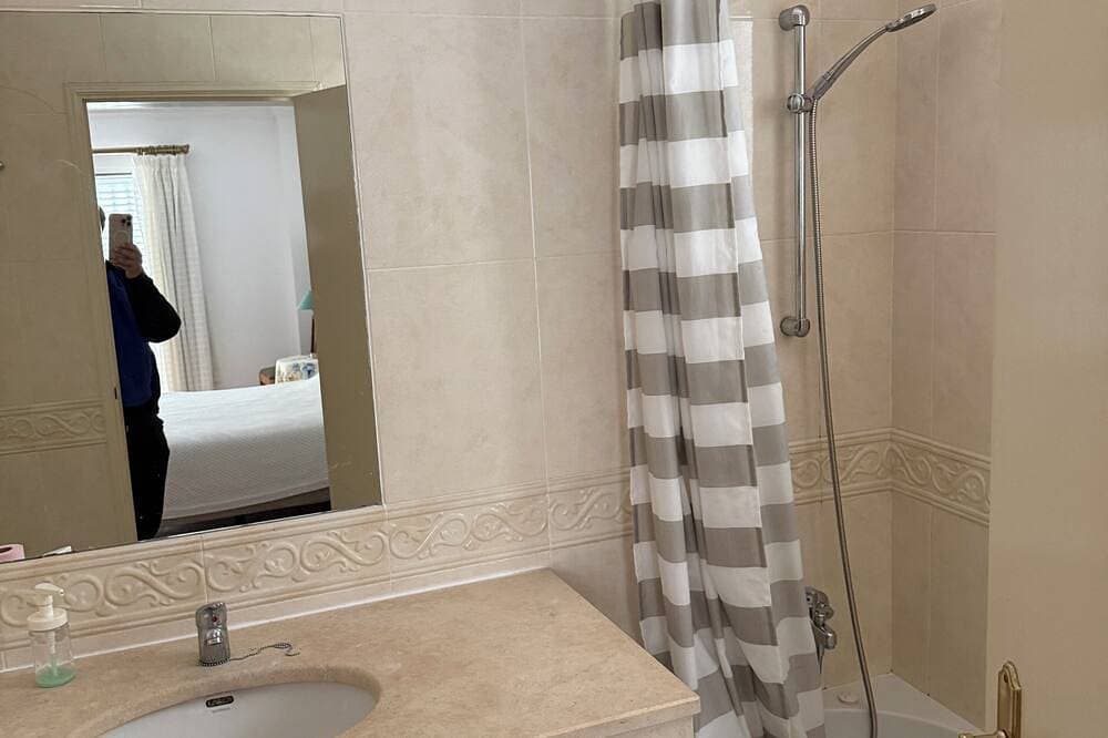 Foto 4 von 15: Villa with 3 bedrooms, 3 bathrooms, ac, wifi. Parking.