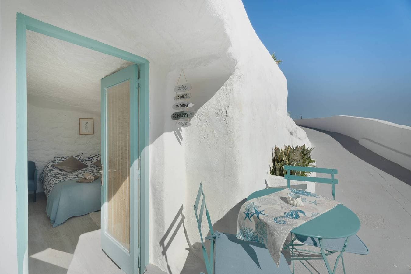 Foto 3 von 27: Ferienstudio „Cueva Sol“ mit Meerblick, Gemeinschaftspool und WLAN