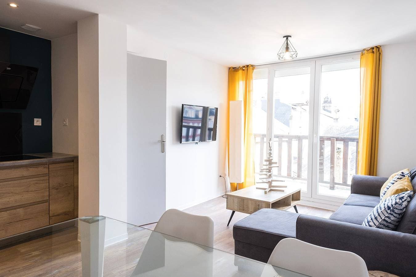 Foto 3 von 14: Charmante 2-Zimmer-Wohnung mit Balkon und WLAN – Bagnères-de-Bigorre