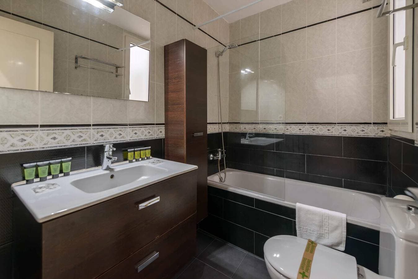 Foto 8 von 31: GuestReady - Experience Madrid Comfort