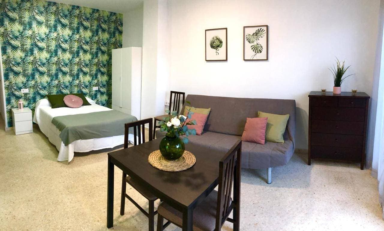 Apartamento con piscina en Ciudad Jardín 1