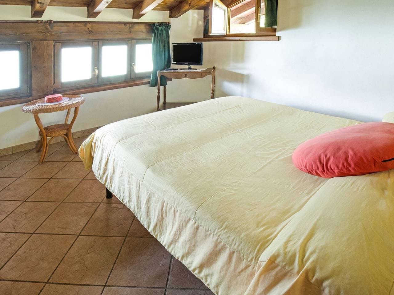 Foto 9 von 40: Hütte in Parole nahe Wald und See