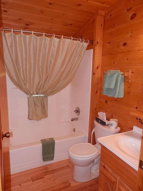 Foto 4 von 12: American Pines Cabin, 5 Meilen von Mt. Rushmore!