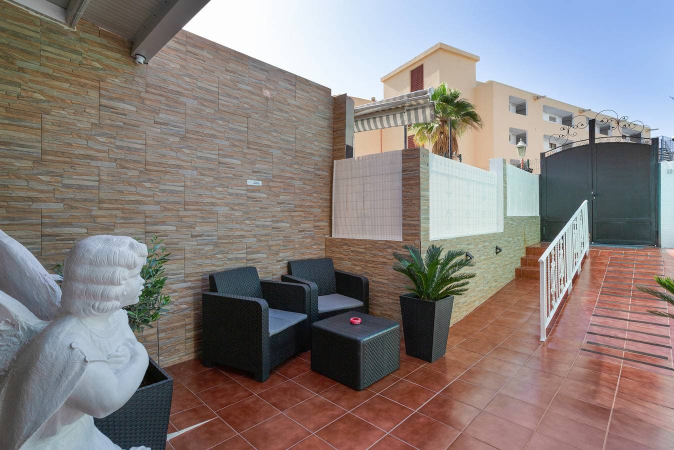 Foto 9 von 26: Ferienwohnung 'Einheit A' mit Gemeinschaftspool, Terrasse und WLAN