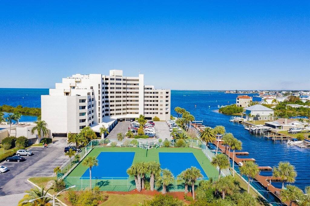 Foto 2 von 50: 2/2, waterfront, Hudson, private beach! #806