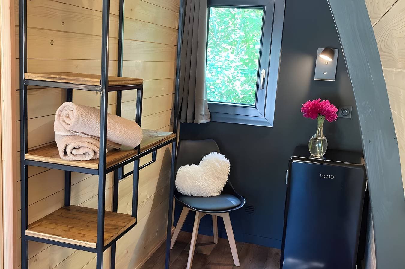 Foto 11 von 25: Ferienhaus 'Pod Insolite Nature – Blick ins Grüne' mit privater Terrasse, WLAN & Klimaanlage