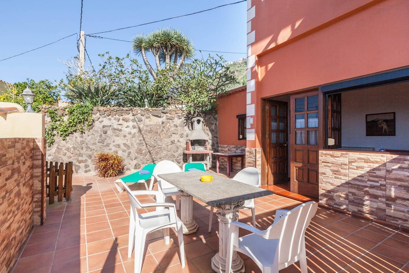 Foto 3 von 19: Ferienwohnung 'Casa Victor - 1' mit Meerblick, Pool und WLAN