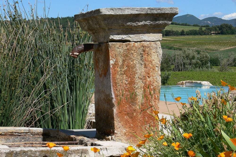 Foto 10 von 24: Le Mont Ventoux, Haus mit Pool auf einem Weinberg in der Drome Provençale