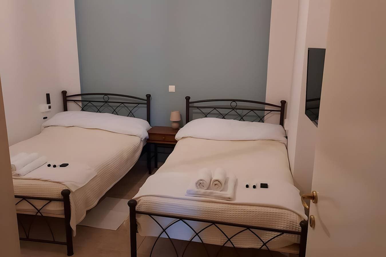 Foto 4 von 29: Apartment 'Aegina Luxury' mit Bergblick, WLAN und Klimaanlage