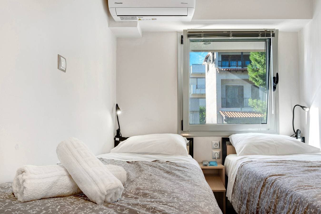 Foto 4 von 22: Einzimmerapartment 'Meerseite' mit privater Terrasse, Wi-Fi und Klimaanlage