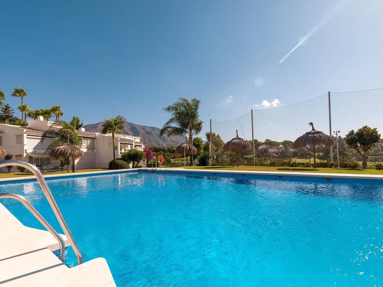 Foto 6 von 47: Duplex in Nueva Andalucia, Golfers Paradise
