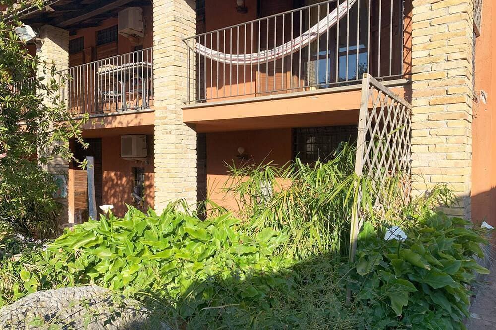 Foto 11 von 30: Bracciano Lake Farmhouse - Apt. Blue