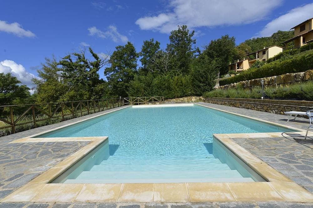 Landhaus in Dorf mit Pool in der Nähe von Castagneto Carducci und Bolgheri 1