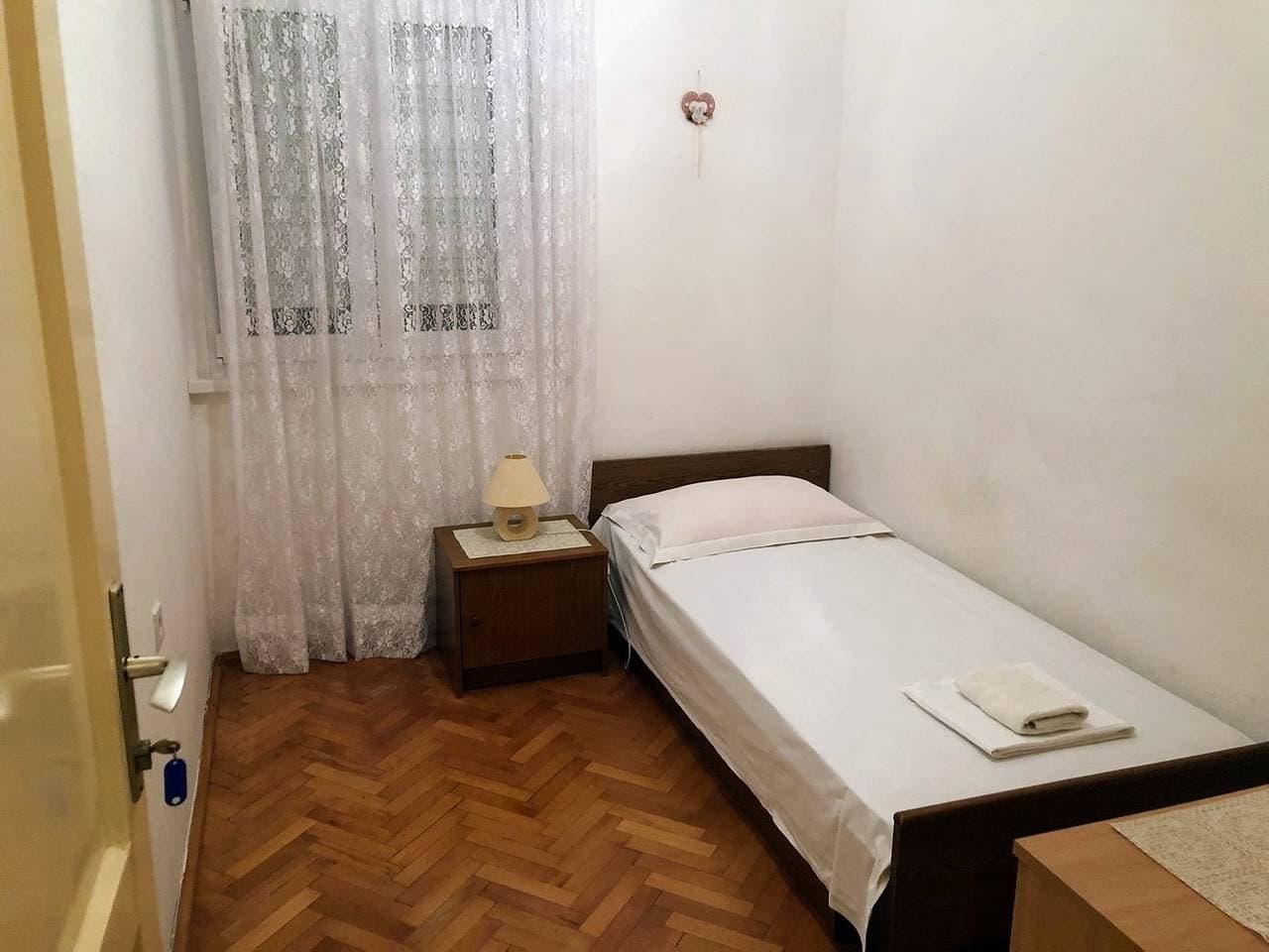 Foto 8 von 15: 3-Zimmer-Ferienwohnung am Strand Drasnice, Makarska -a