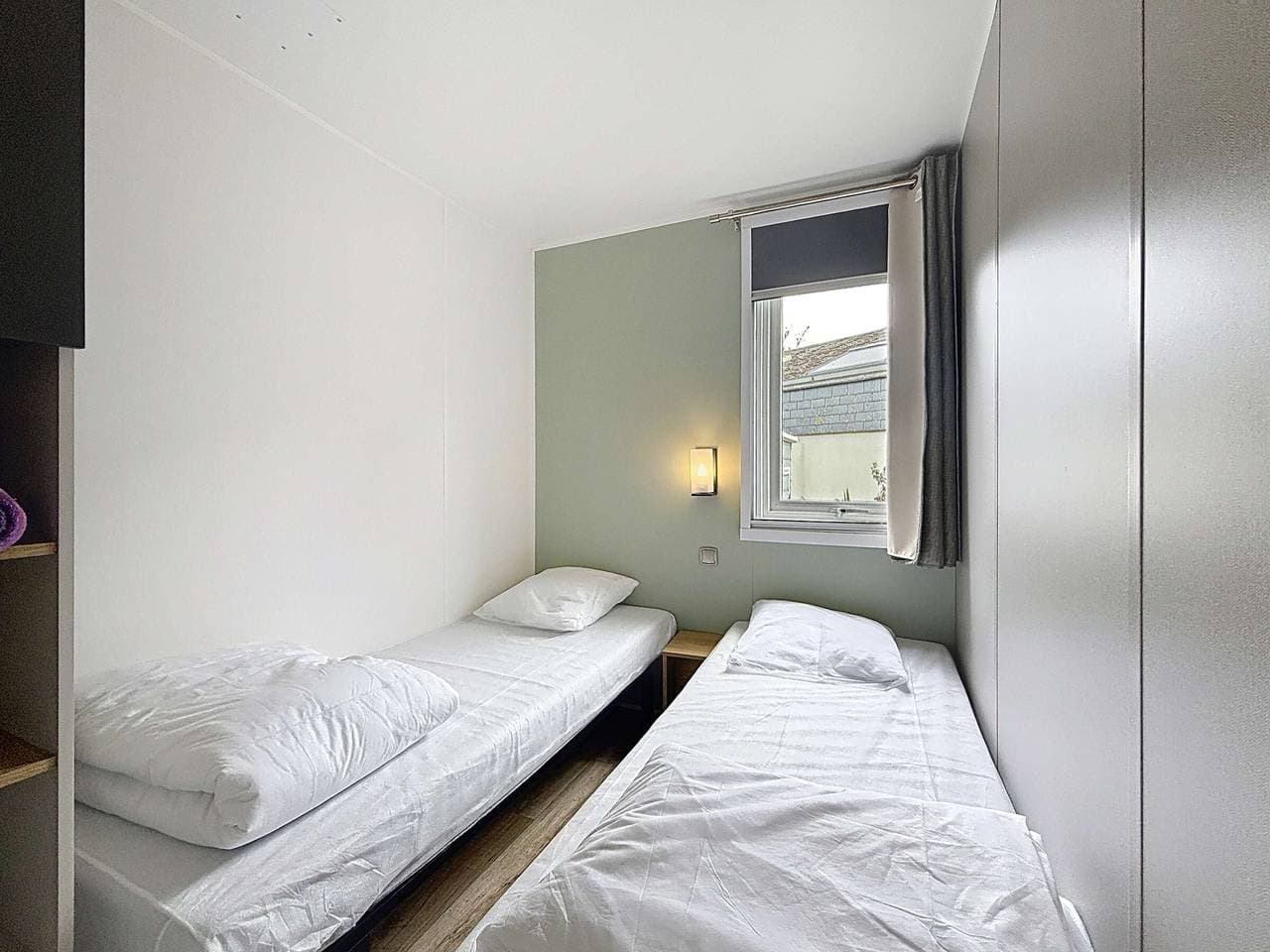 Foto 5 von 16: Mobil-Home Komfort mit Pool, 200m zum Strand, 4 Pers., 2 Sz, Terrasse