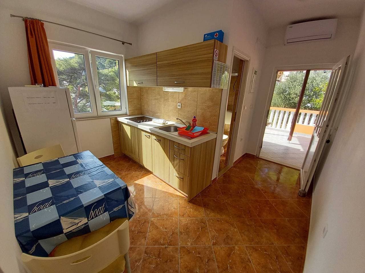 Foto 2 von 14: Apartments Vinko Mljet- One-Bedroom Apartment with Terrace (A5)