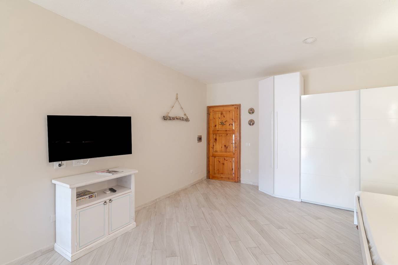 Foto 7 von 22: Studio-Apartment „Monolocale La Maddalena“ mit Bergblick, WLAN und Klimaanlage