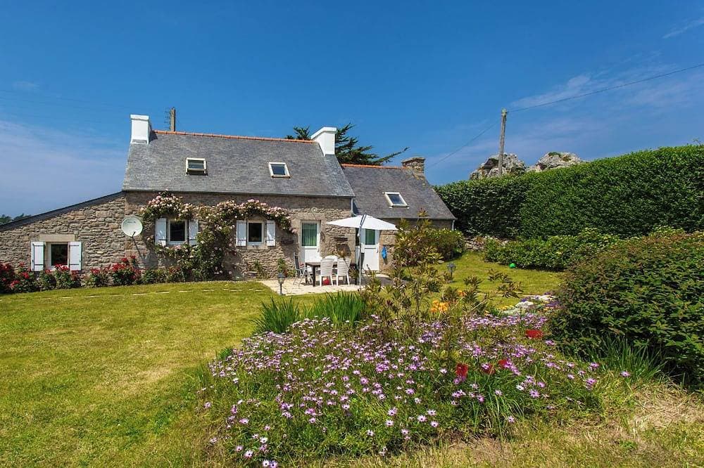 Bretonisches Natursteinhaus, in ruhiger Lage und Strandnähe 1