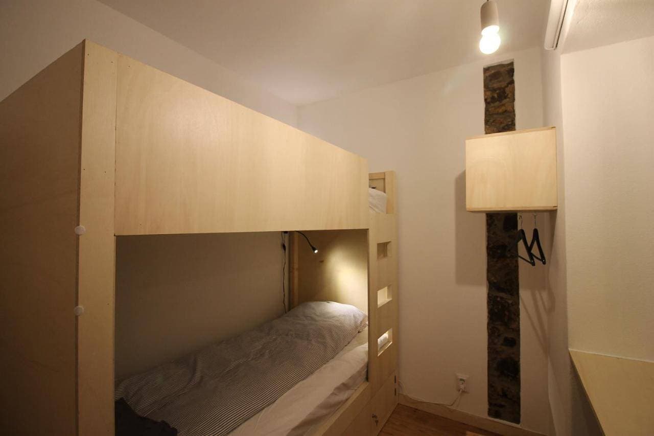 Foto 11 von 11: Twin Room with Shared Bathroom