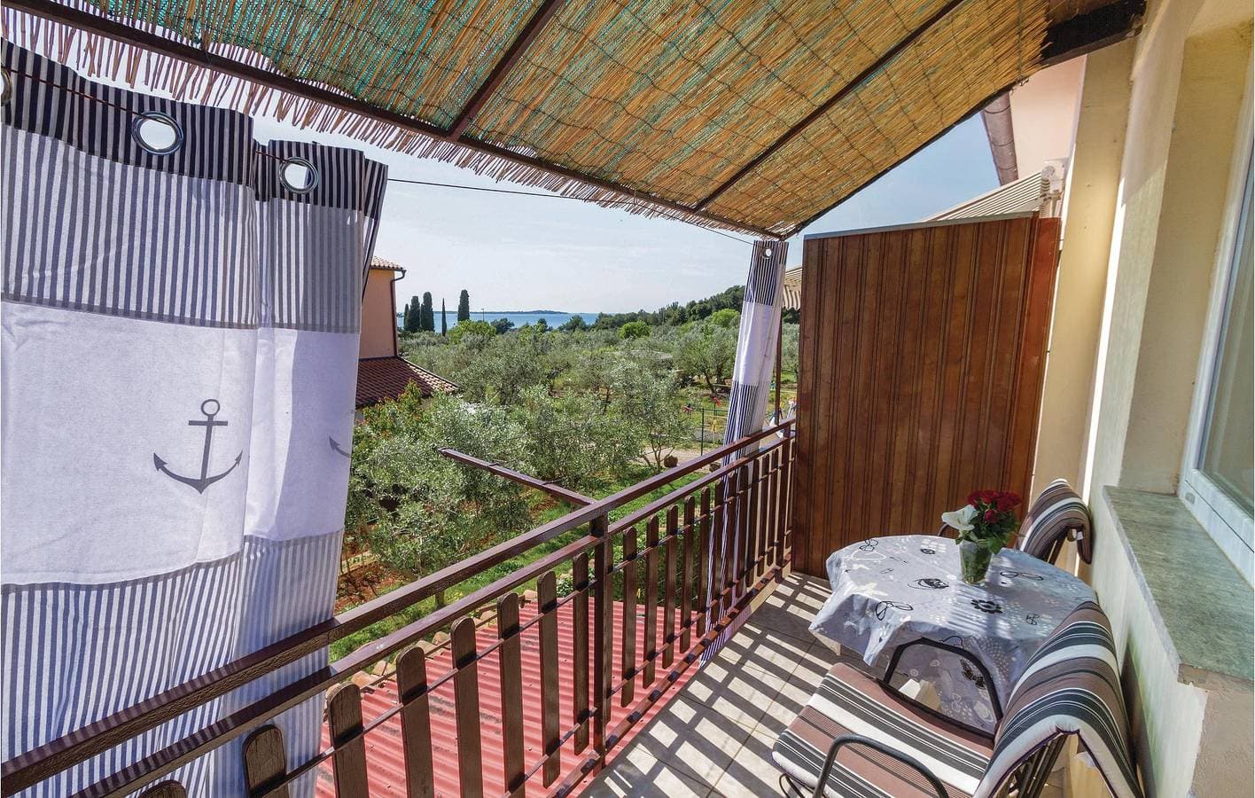 Foto 6 von 22: Gemütliche Ferienwohnung mit Terrasse, WLAN und Parkplatz in der Nähe des Caffè Bar Porto