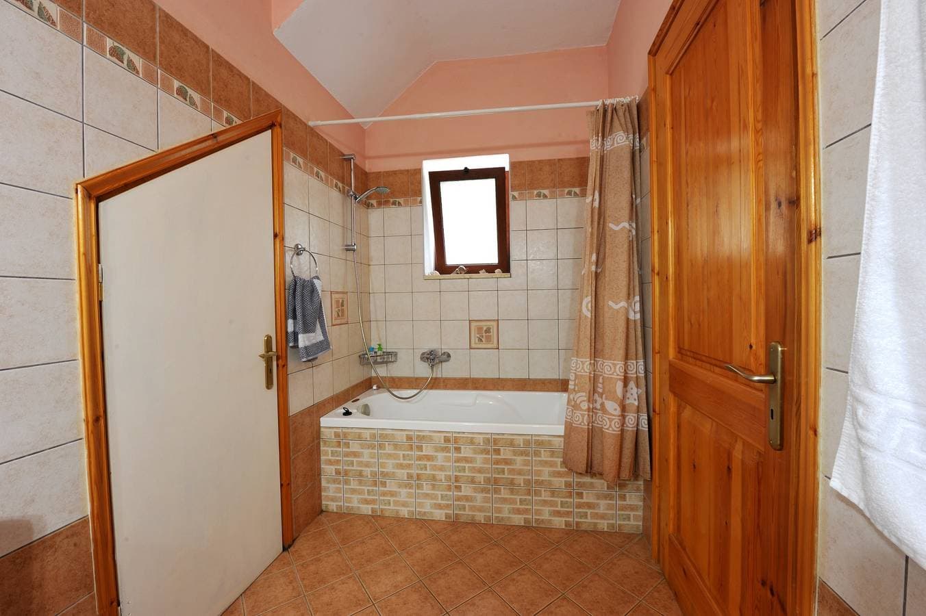 Foto 9 von 43: Apartment „Villa Casa Bianca Blue“ mit Meerblick, Gemeinschaftspool & WLAN
