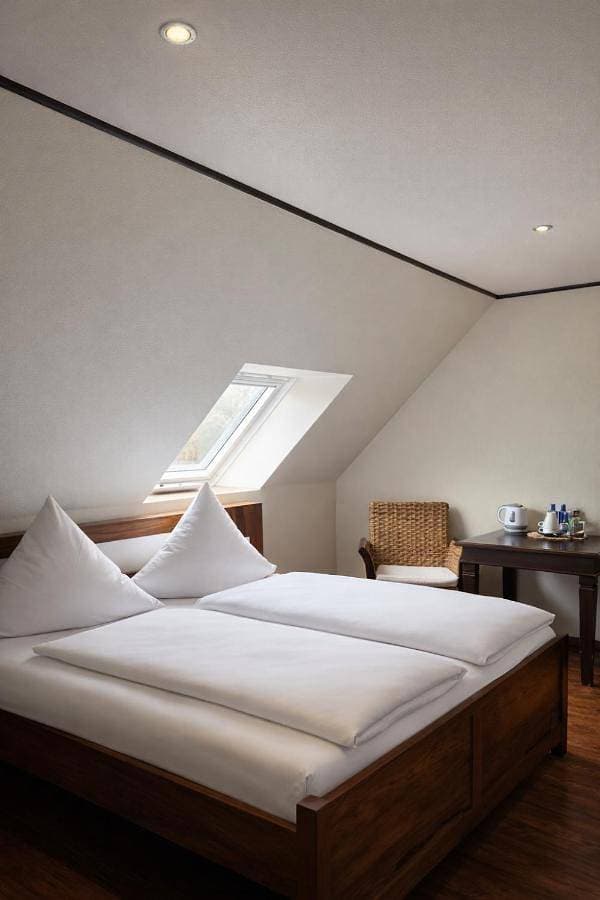 Vier Jahreszeiten Hotel 1