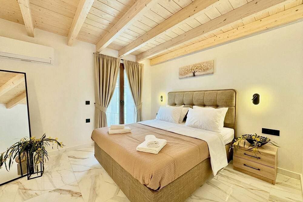 Foto 2 von 27: Skouna 1 Luxury Suite