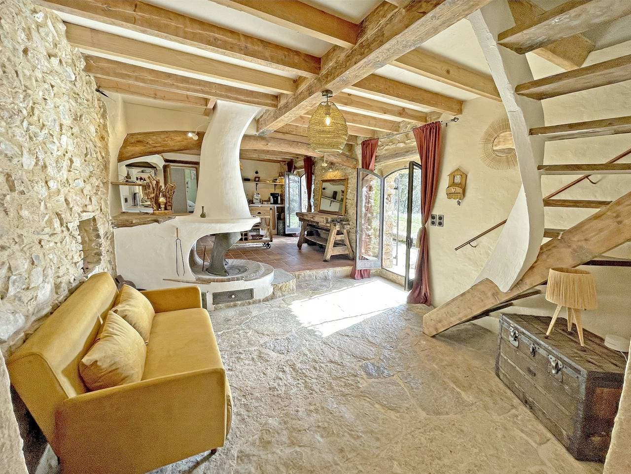 Foto 13 von 57: Historische Schafstallung im Herzen der Provence