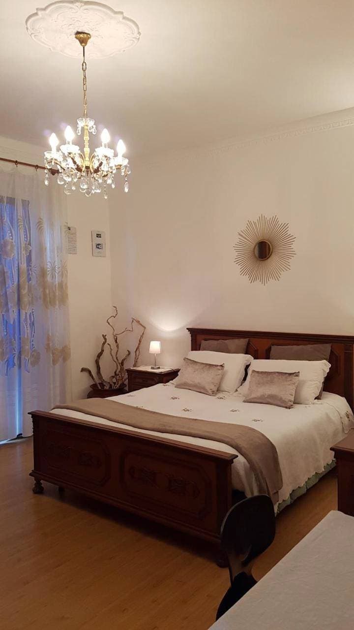 Foto 2 von 8: Economy Double Room