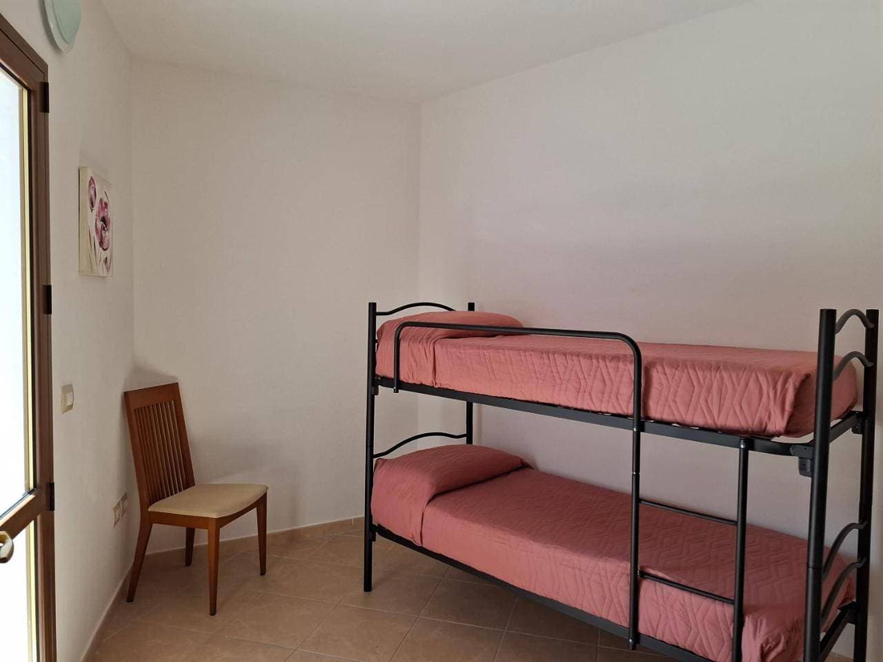 Foto 10 von 15: Two-Bedroom Apartment