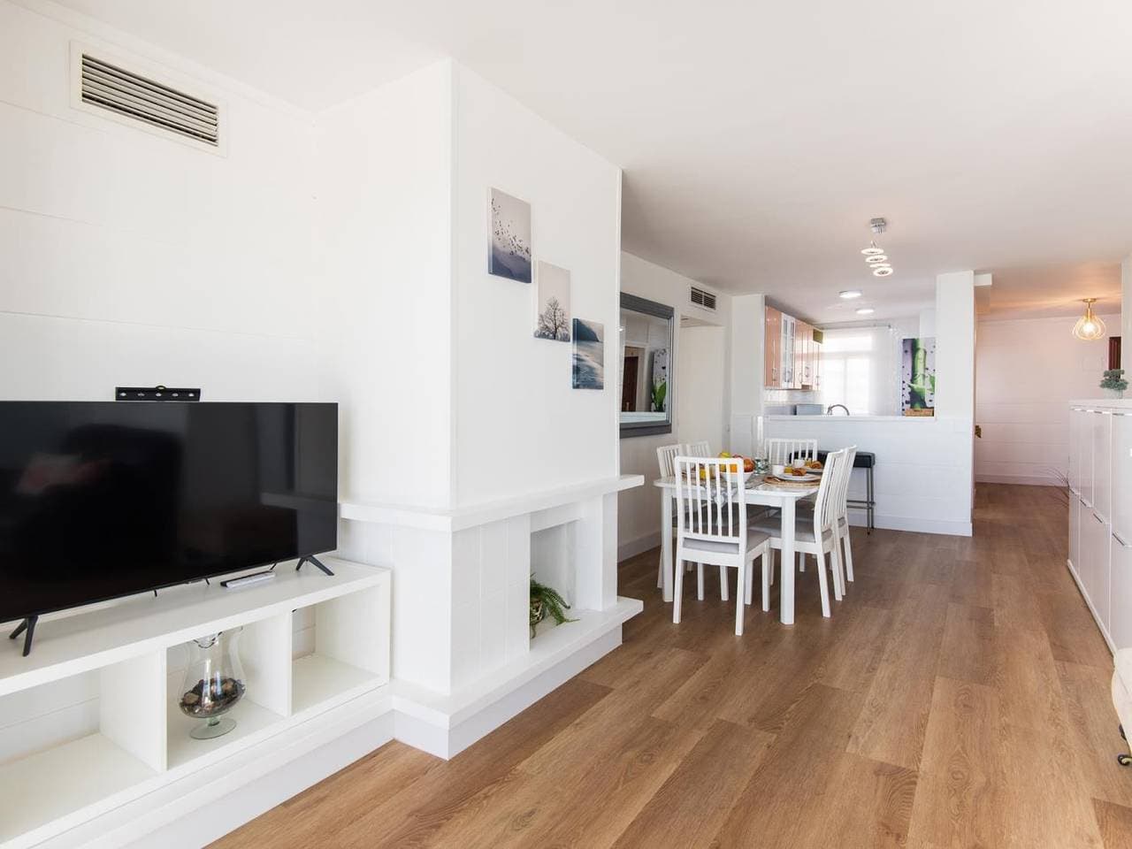 Foto 11 von 48: Ferienwohnung für 6 Personen mit Terrasse