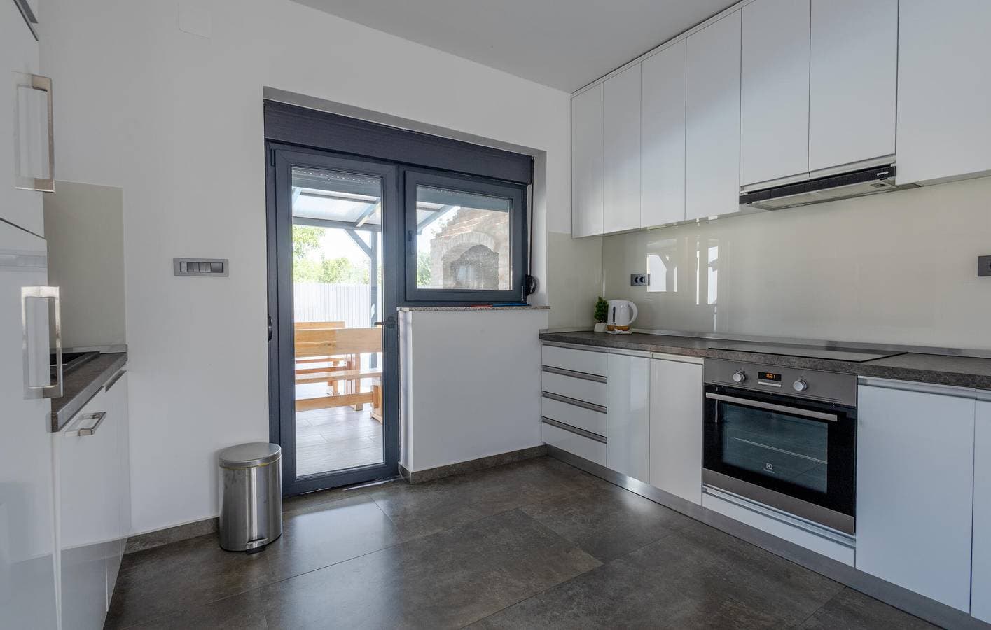Foto 7 von 25: Charmantes Apartment mit einem Schlafzimmer und Pool in der Nähe der Donau